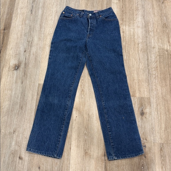 Vintage Levi's Women's Straight Leg Blue Jeans - Picture 2 of 7